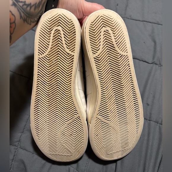 NIKE Women’s Blazer Low Platform Sneakers Size 9 - Picture 3 of 9